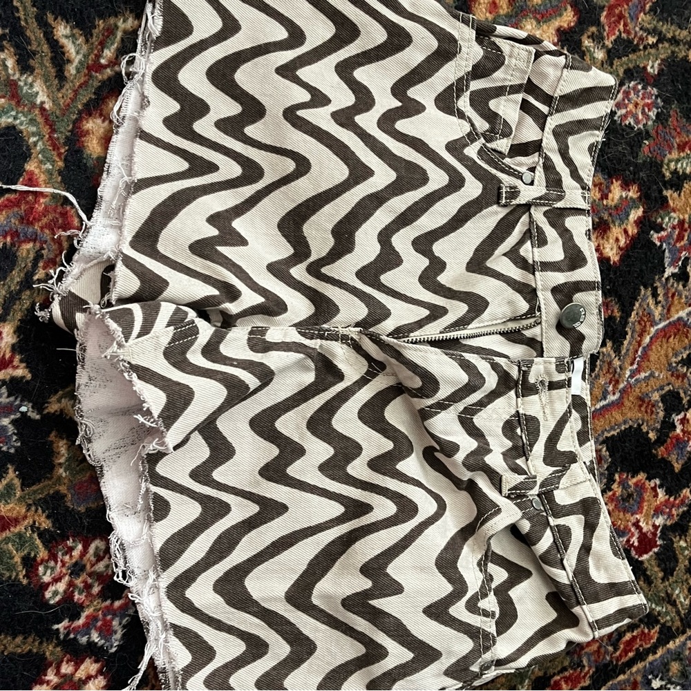 RSQ Cream and Brown Patterned Shorts